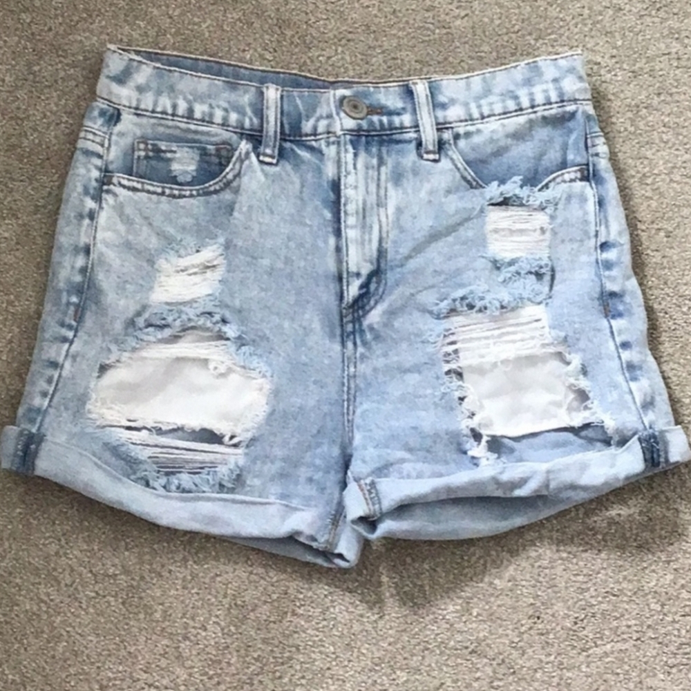 Ripped distressed shorts - Picture 1 of 10